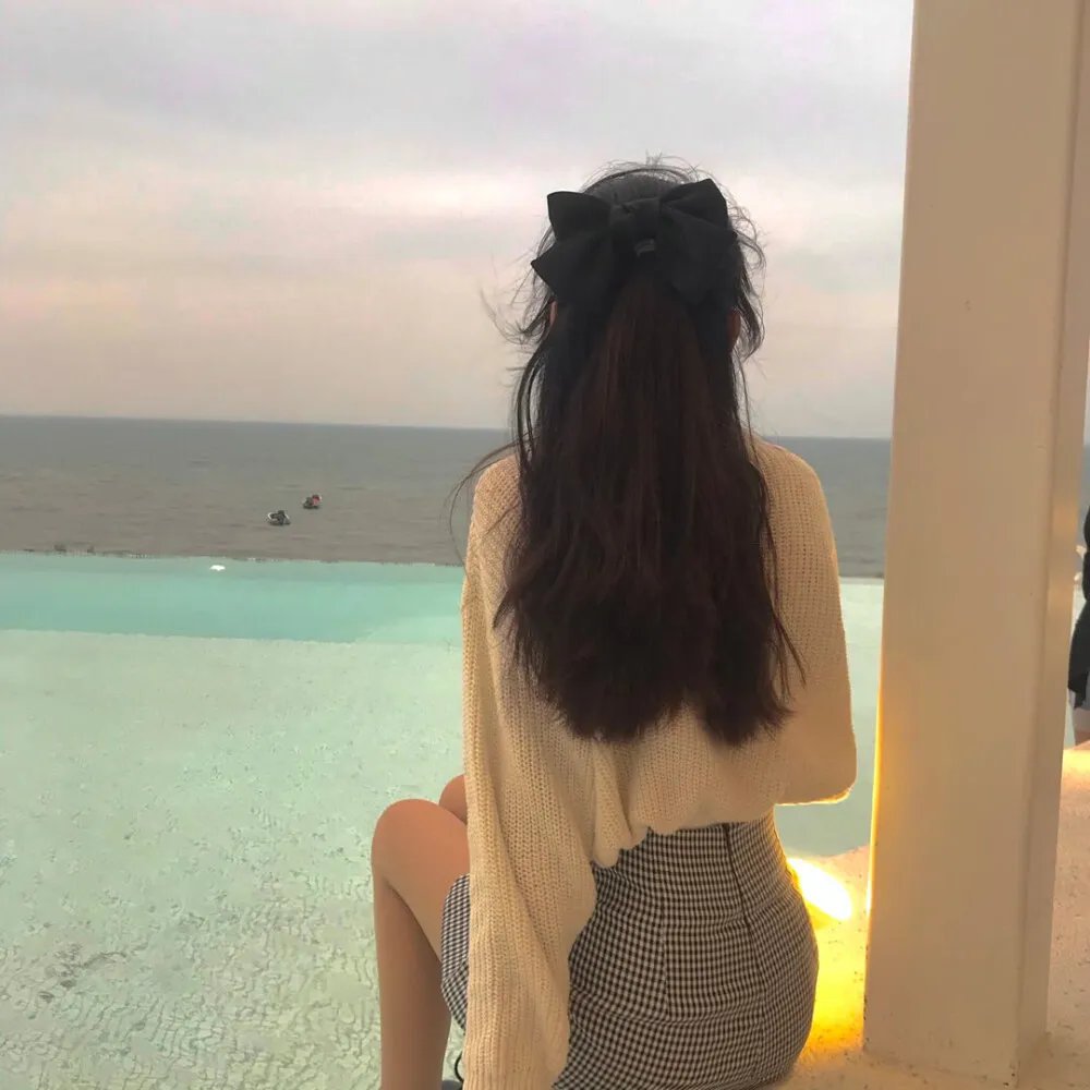 在阳光下腐烂